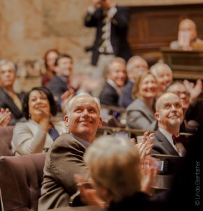 kevin-van-de-wege-floor-applauding