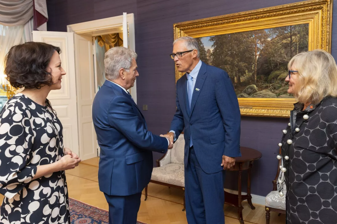 Gov. Jay Inslee, second from right, and Trudi Inslee, at right, meet Finnish President Sauli Niinistö and his wife, Jenni Haukio, during a visit to Finland.