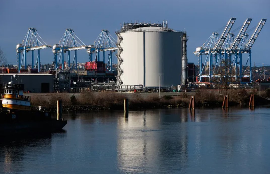 Puget Sound Energy’s liquified natural gas facility at the Port of Tacoma. (Erika Schultz / The Seattle Times)