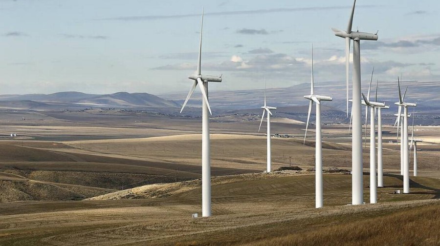 Scout Clean Energy plans a wind farm on Benton County farm land south of the Tri-Cities along the Horse Heaven Hills ridgeline south of Badger Road. BOB BRAWDY bbrawdy@tricityherald.com
