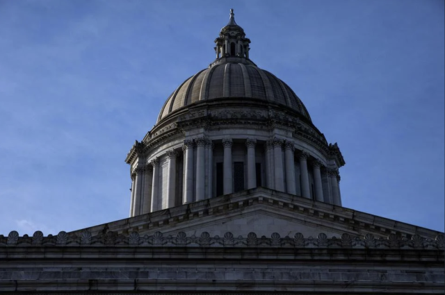 Washington State Capitol in Olympia on Tuesday, Jan. 10, 2023. (Amanda Snyder/Crosscut)