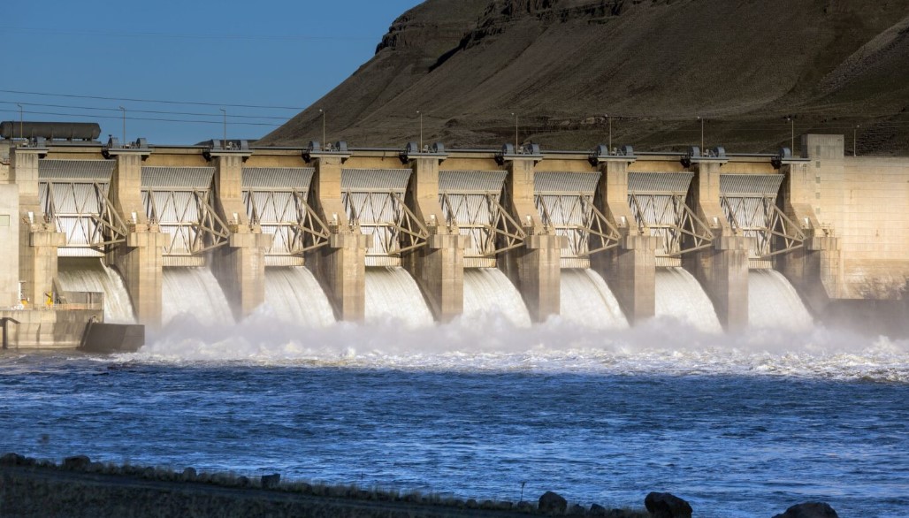  The Lower Monumental Dam is on the Snake River in Washington state. (Getty Images)