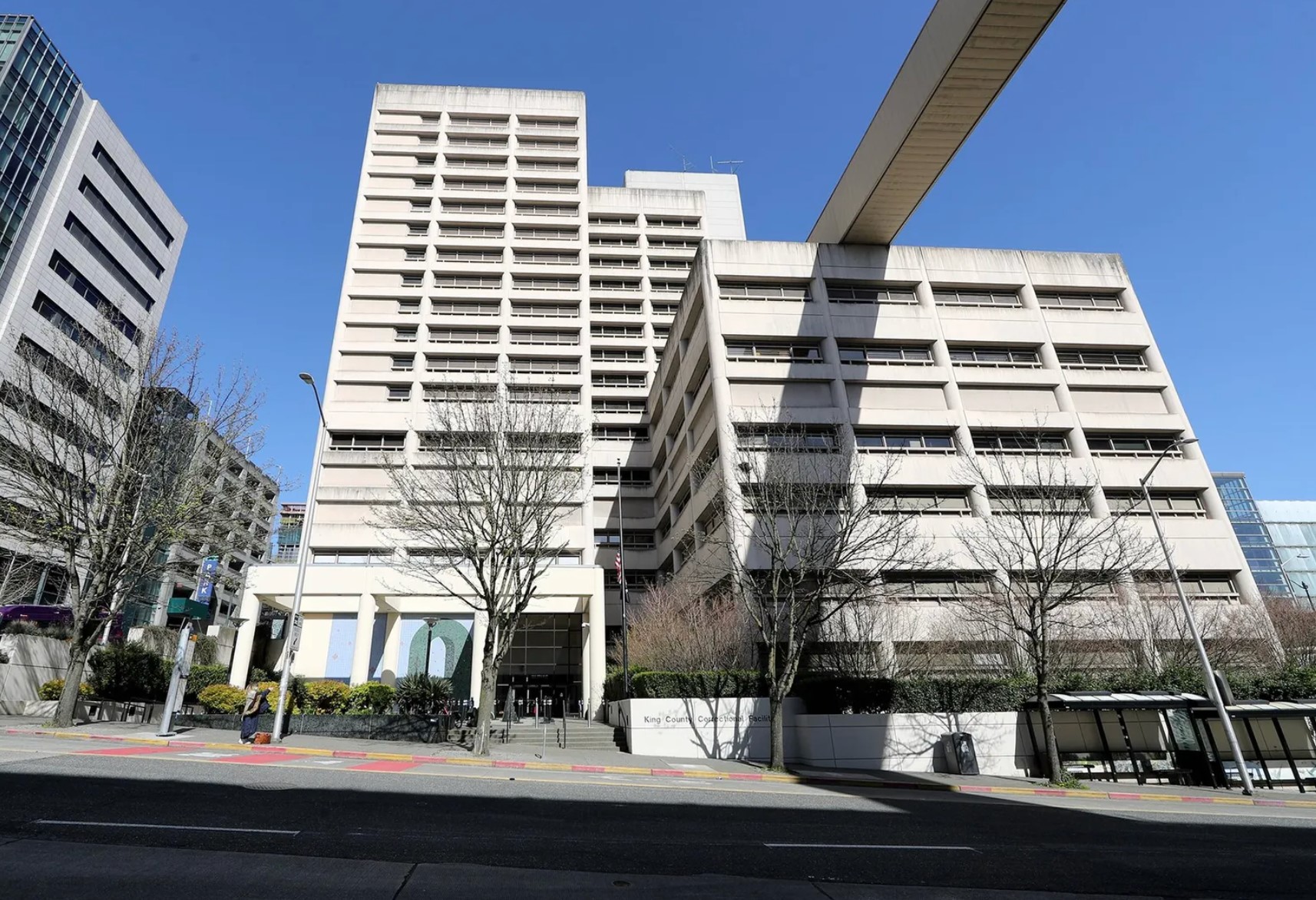 The King County Jail on Fifth Avenue in downtown Seattle. (Greg Gilbert / The Seattle Times, 2021)