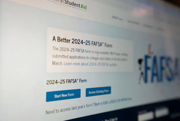 The online Free Application for Federal Student Aid, or FAFSA. Glitches with the form caused huge numbers of students to not complete it last year. (Camilla Forte / The Hechinger Report)