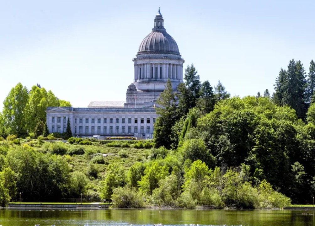 Gov. Jay Inslee imposed a spending freeze in Olympia. (Ellen M. Banner / The Seattle Times, 2023)