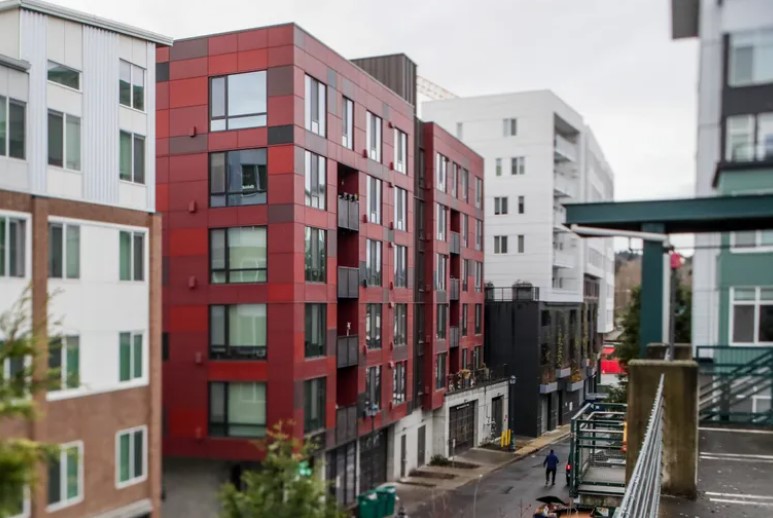 Apartment complexes Thursday morning in Redmond, Washington on December 8, 2022. (Kevin Clark / The Seattle Times)