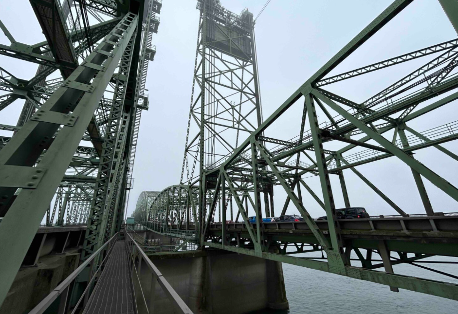 More than 131,000 drivers crossed the Interstate Bridge between Portland and Vancouver each day in 2021 compared to 33,000 in 1961. (Grant Stringer/States Newsroom)