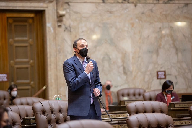 Rep. Riccelli speaks on the House floor