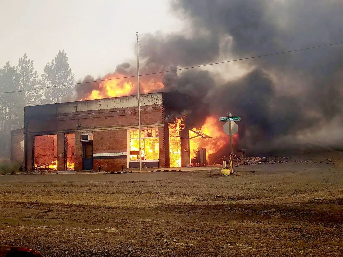 Malden Post office burning