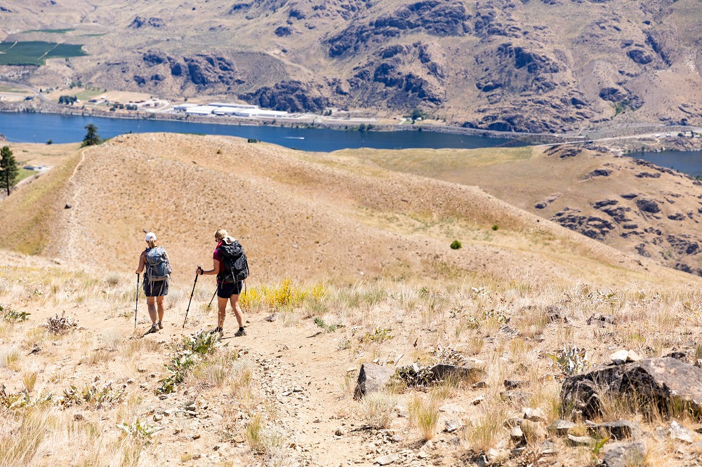 Hikers on Chelan Butte