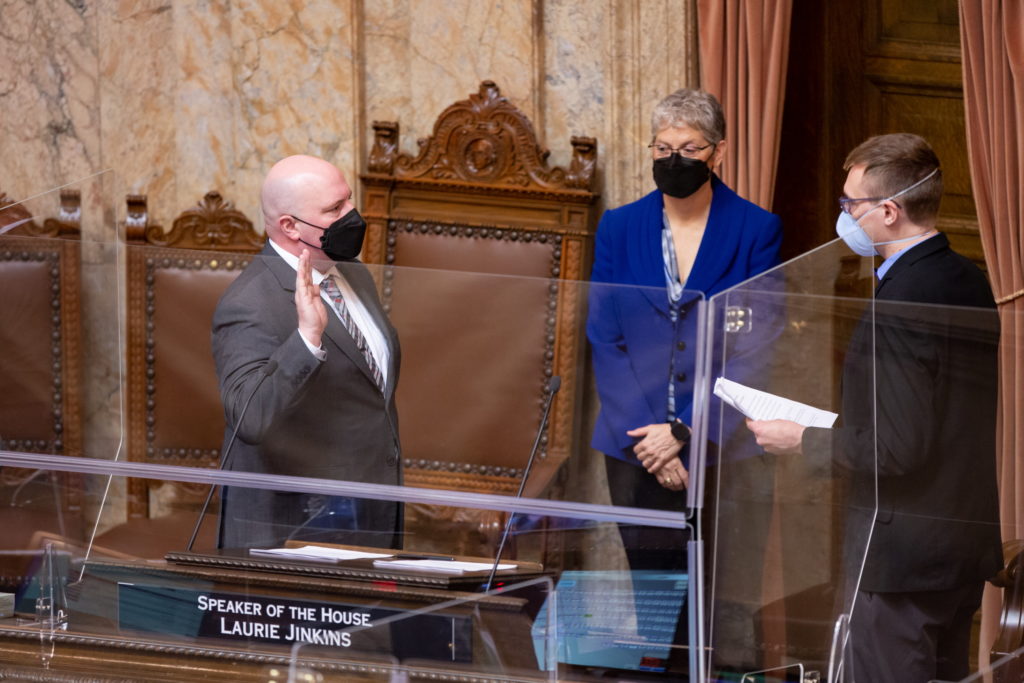Rep. Dan Bronoske swearing in as Deputy Speaker Pro Tem on the opening day of the 2022 session 